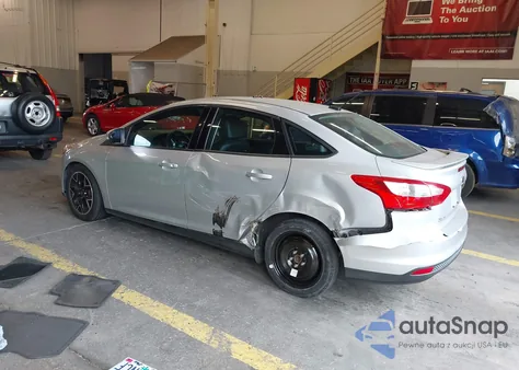 2014 Ford Focus Se из США, поврежденный, VIN 1FADP3F22EL355741